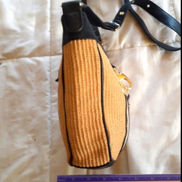 Victor Crossbody/shoulder bag - Picture 8 of 8